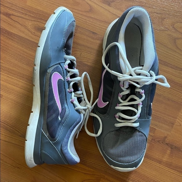 Nike Training Shoes | Gray & Pink | Size 11 - Picture 1 of 6
